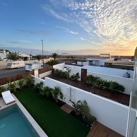 Willa Casa Damar With Sea View & Heated Pool