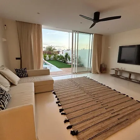 Casa Damar With Sea View & Heated Pool Corralejo