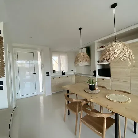 Casa Damar With Sea View & Heated Pool 빌라 코라레호