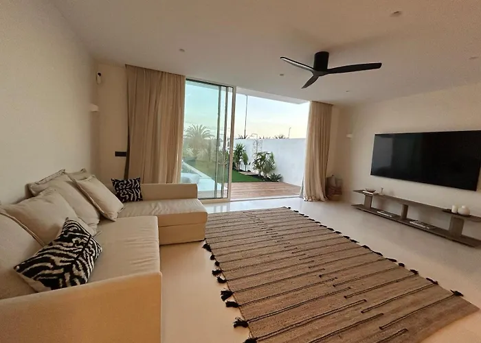 Casa Damar With Sea View & Heated Pool Corralejo