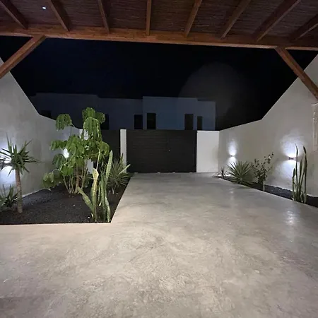 Casa Damar With Sea View & Heated Pool Corralejo