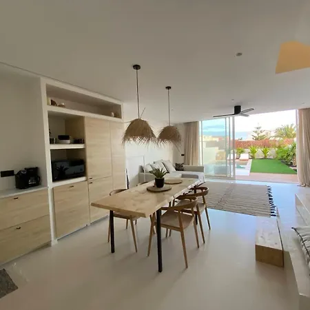 Villa Casa Damar With Sea View & Heated Pool