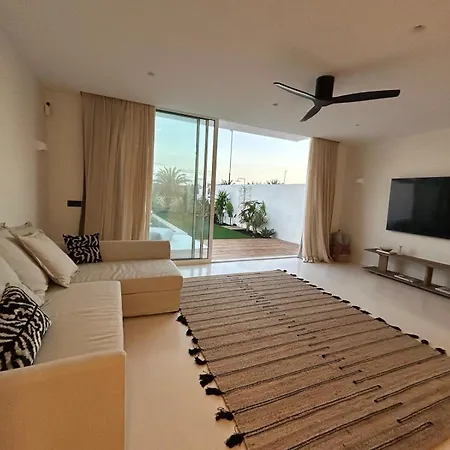 Casa Damar With Sea View & Heated Pool Corralejo