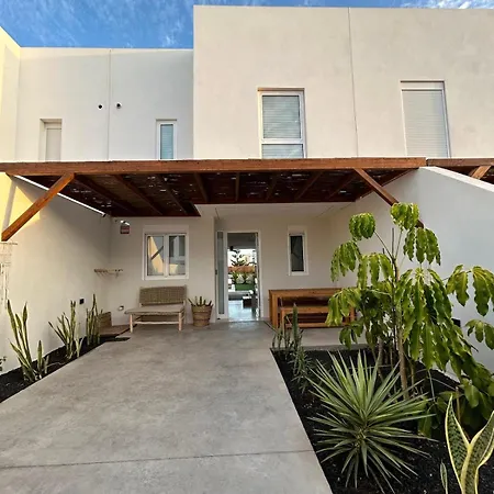 Villa Casa Damar With Sea View & Heated Pool Corralejo