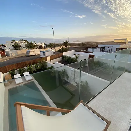 Casa Damar With Sea View & Heated Pool Corralejo