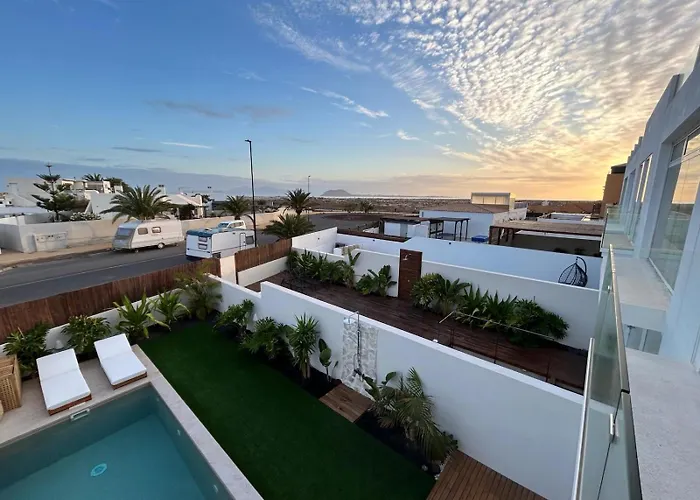 Villa Casa Damar With Sea View & Heated Pool