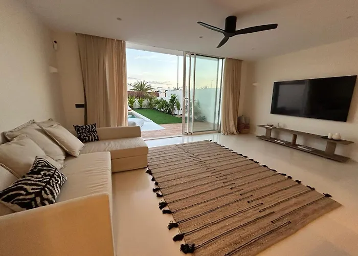 Casa Damar With Sea View & Heated Pool Corralejo