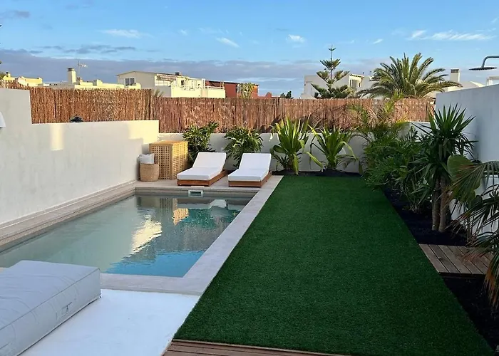 Villa Casa Damar With Sea View & Heated Pool